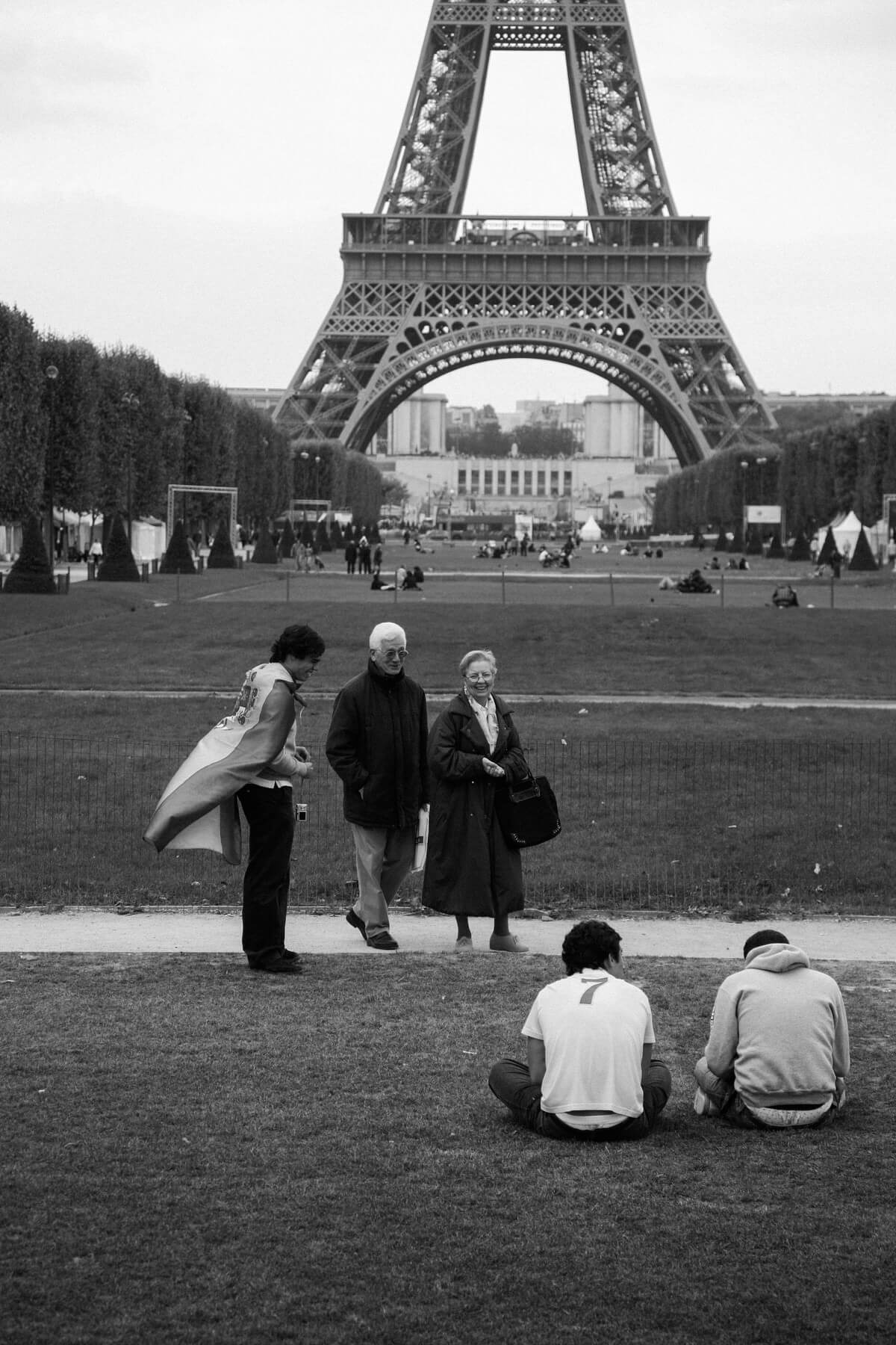 Paris-France-black-and-white-fine-art-photography-by-Studio-L-photographer-Laura-Schneider-_5140