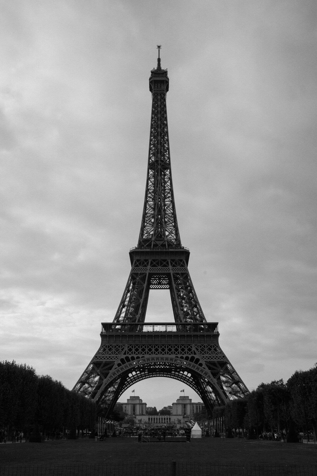 Paris-France-black-and-white-fine-art-photography-by-Studio-L-photographer-Laura-Schneider-_5126