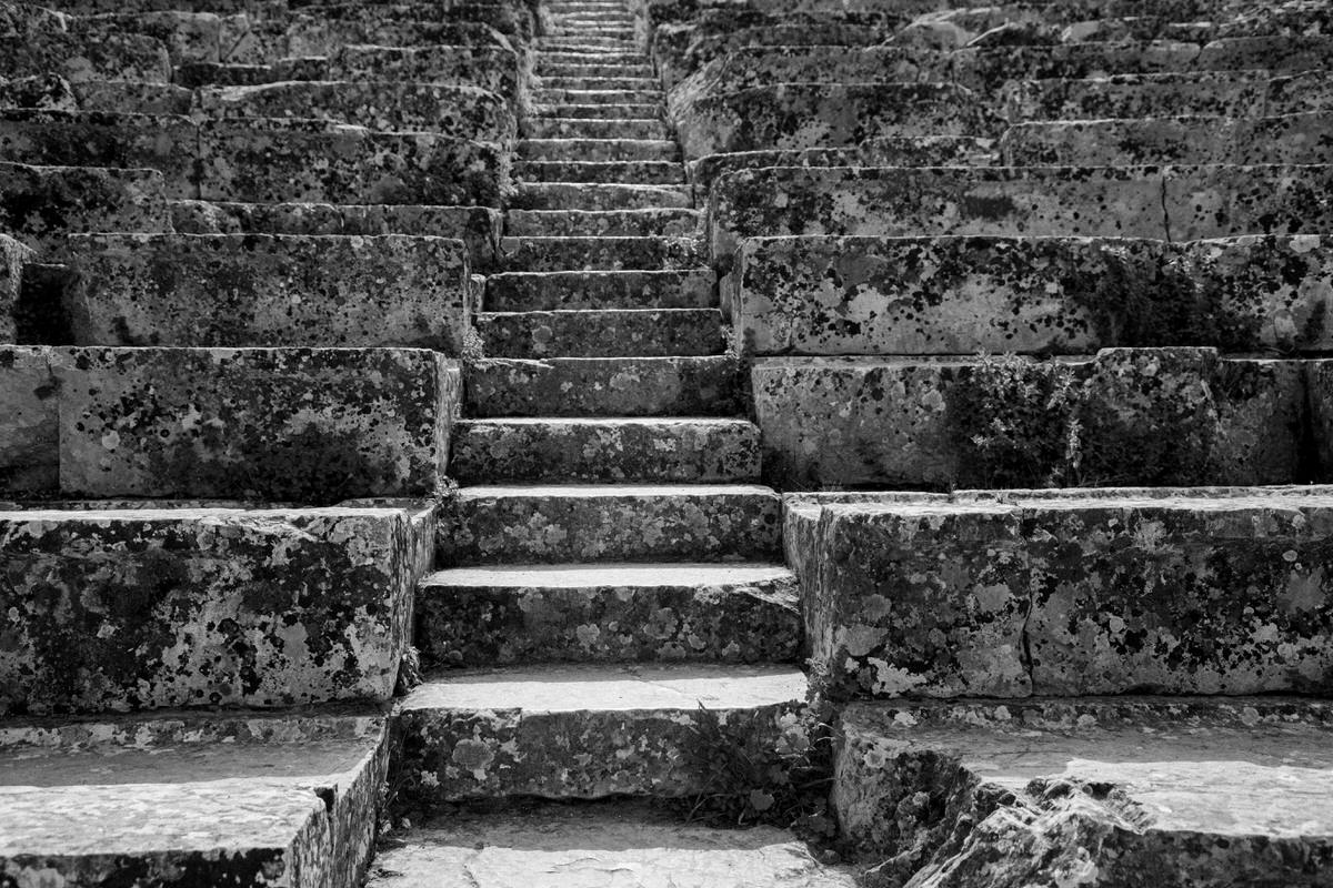 Epidaurus-Greece-black-and-white-fine-art-photography-by-Studio-L-photographer-Laura-Schneider-_1988
