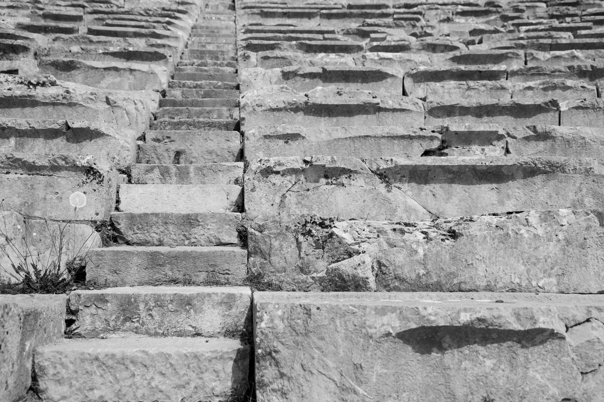 Epidaurus-Greece-black-and-white-fine-art-photography-by-Studio-L-photographer-Laura-Schneider-_2005
