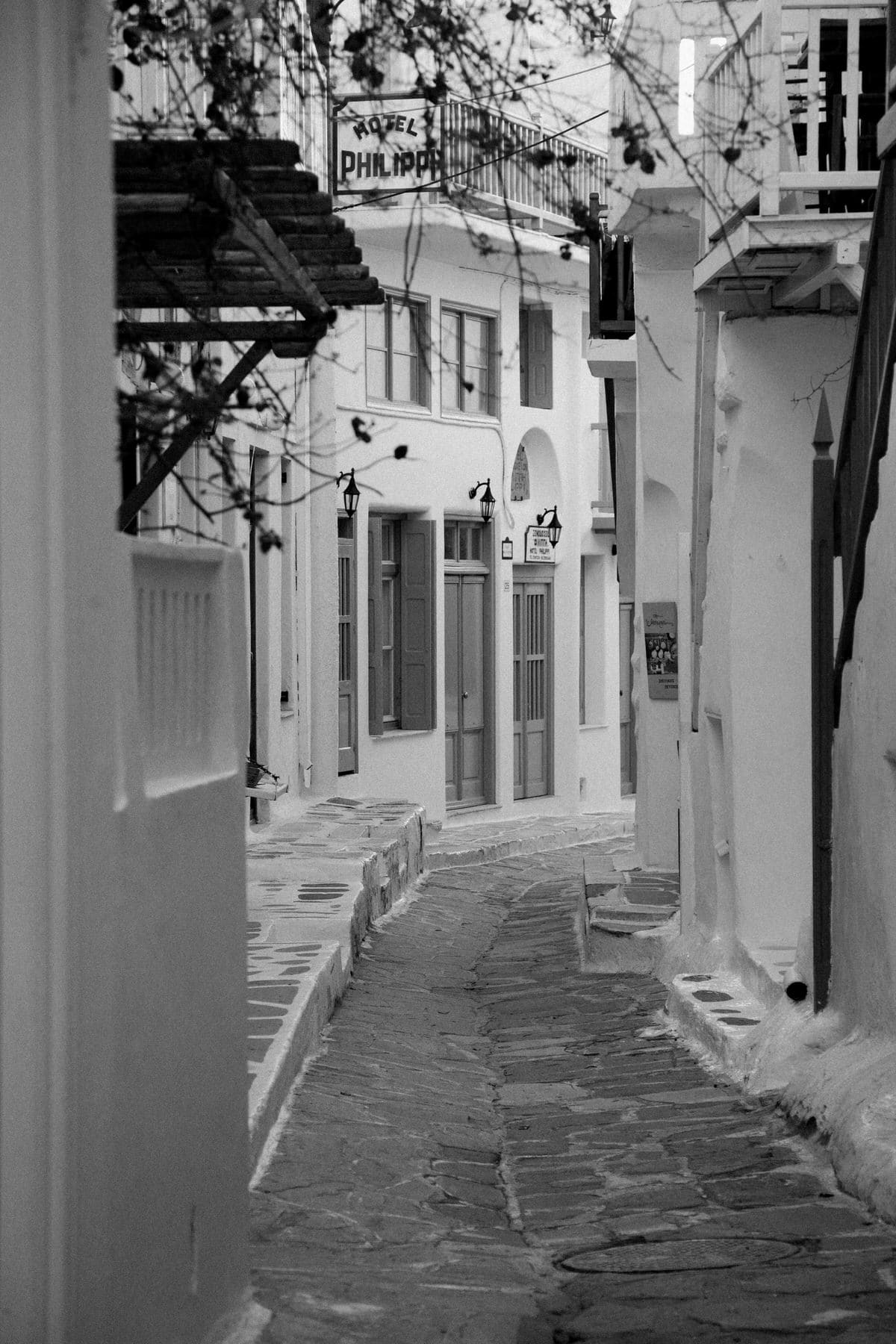 Greek-Island-Mykonos-black-and-white-fine-art-photography-by-Studio-L-photographer-Laura-Schneider-_2200