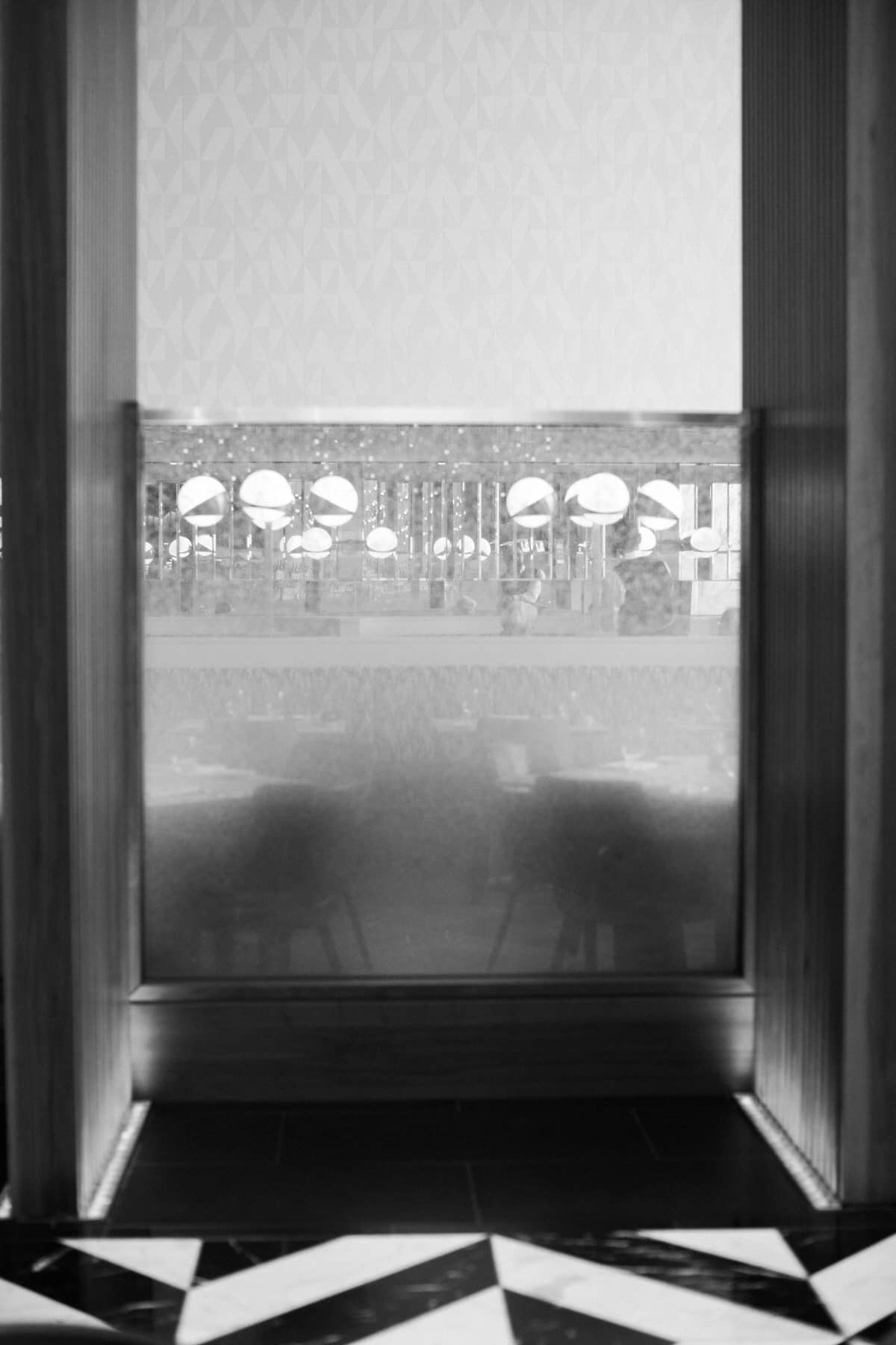 Ritz-Carlton-Chicago-Illinois-black-and-white-fine-art-photography-by-Studio-L-photographer-Laura-Schneider-_5435