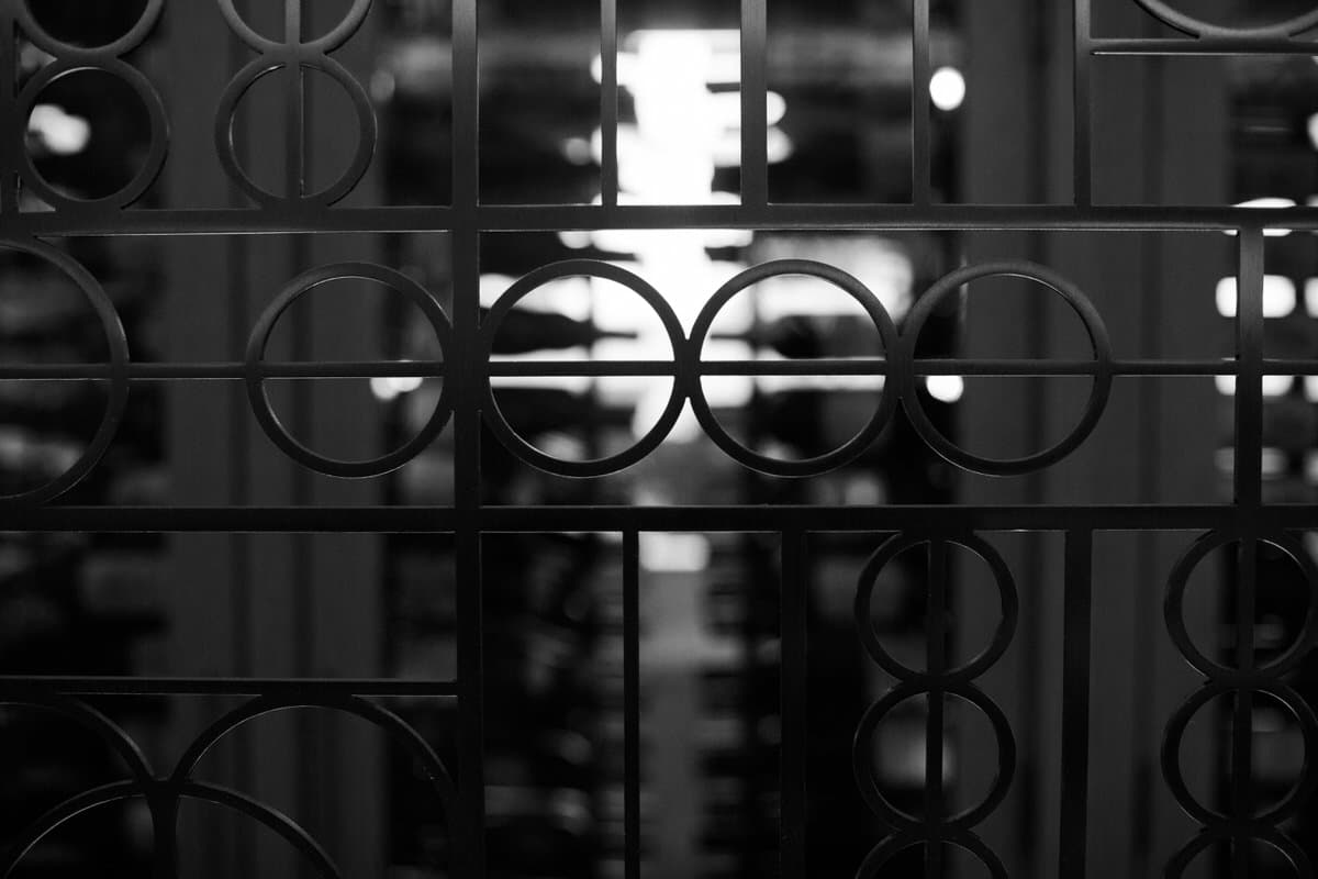 Ritz-Carlton-Chicago-Illinois-black-and-white-fine-art-photography-by-Studio-L-photographer-Laura-Schneider-_5449