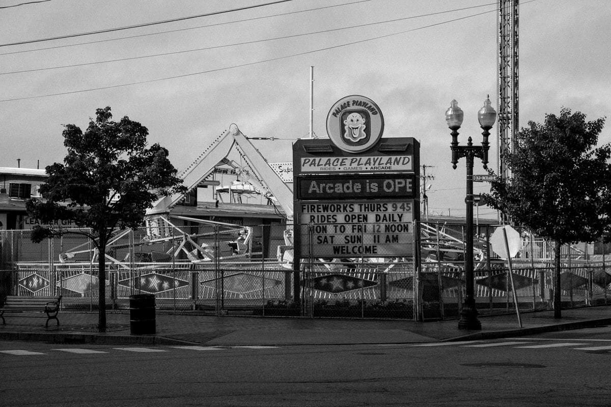 Old-Orchard_Beach-Maine-black-and-white-fine-art-photography-by-Studio-L-photographer-Laura-Schneider-_5735