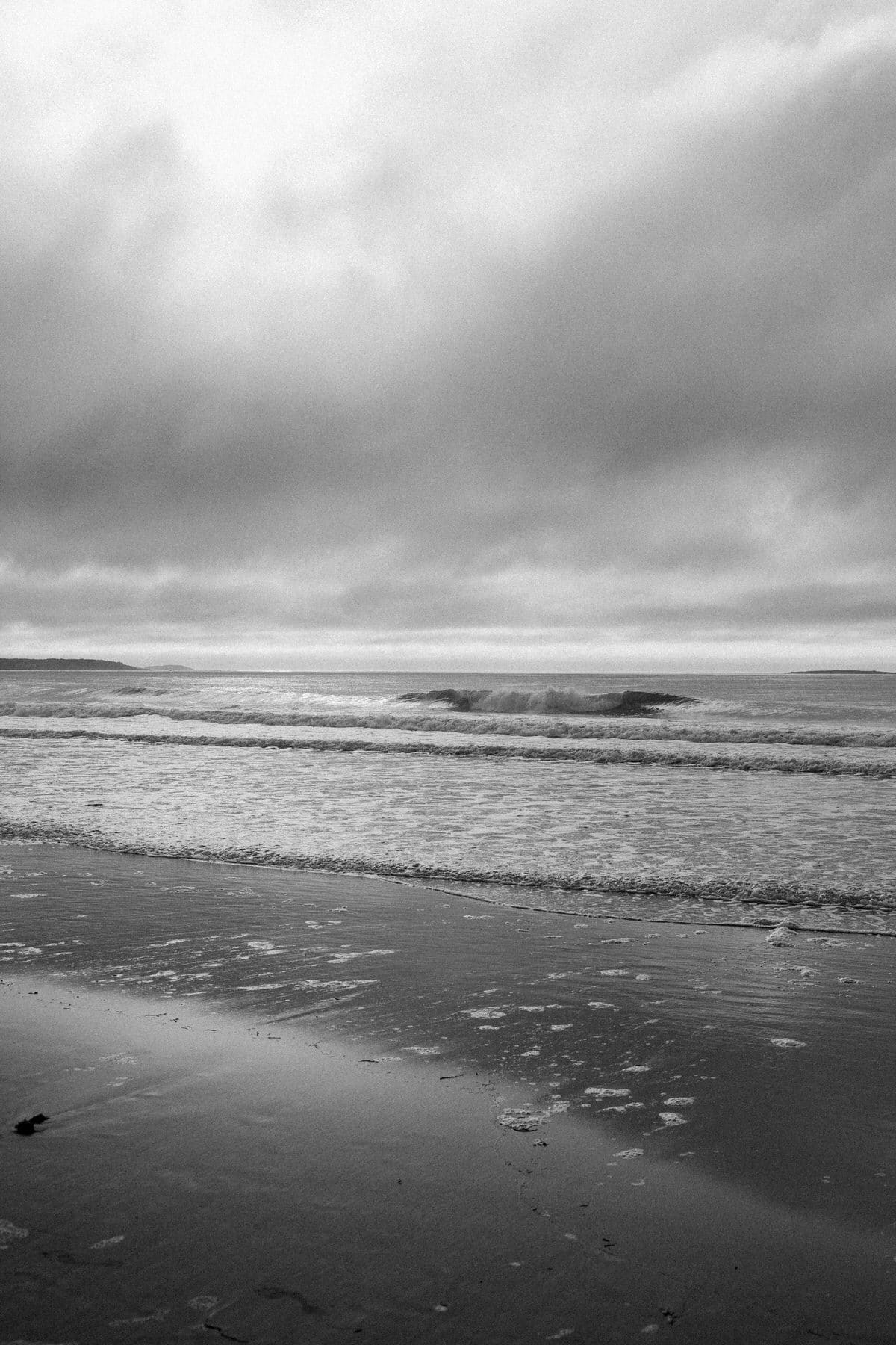 Old-Orchard_Beach-Maine-black-and-white-fine-art-photography-by-Studio-L-photographer-Laura-Schneider-_5750