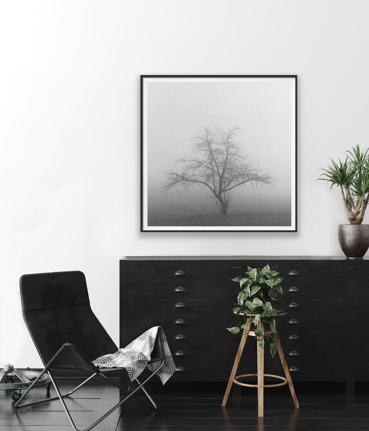 Black-and-white-fine-art-film-photography-wall-decor-by-emerging-artist-Studio-L-photographer-Laura-Schneider-_4918