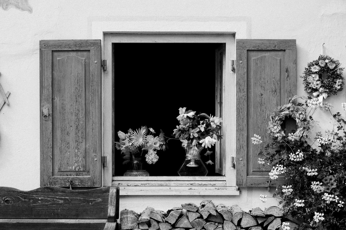 Oberammergau-Germany-black-and-white-fine-art-photography-by-Studio-L-photographer-Laura-Schneider-_3654 2
