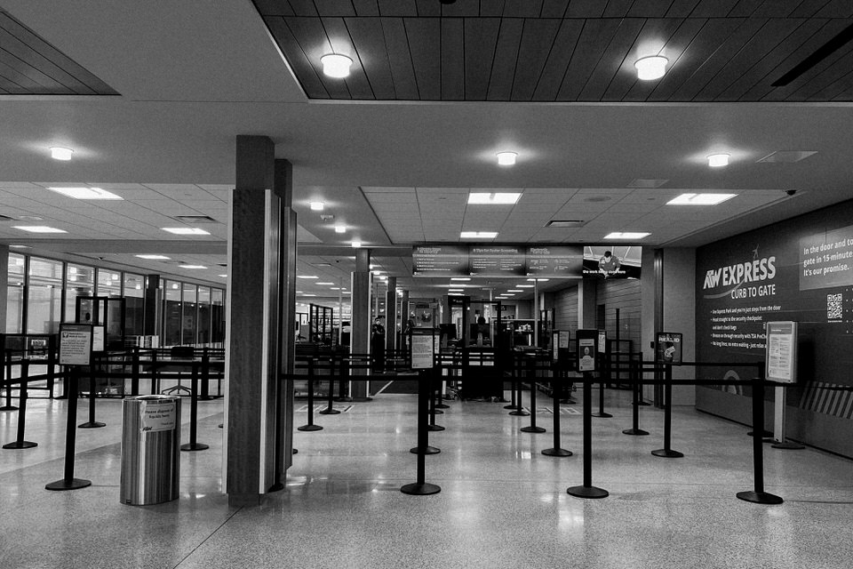 Appleton-international-airport-photography-by-Studio-L-travel-photographer-Laura-Schneider-_9809