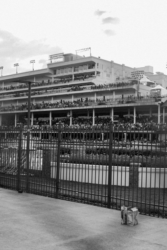 Kentucky-Derby-at-Churchill-Downs-photography-by-studio-L-Photographer-Laura-Schneider-_7852