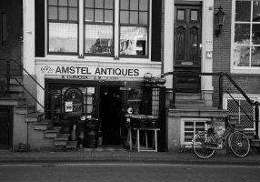 Amsterdam-Netherlands-black-and-white-fine-art-photography-by-Studio-L-photographer-Laura-Schneider-_2936